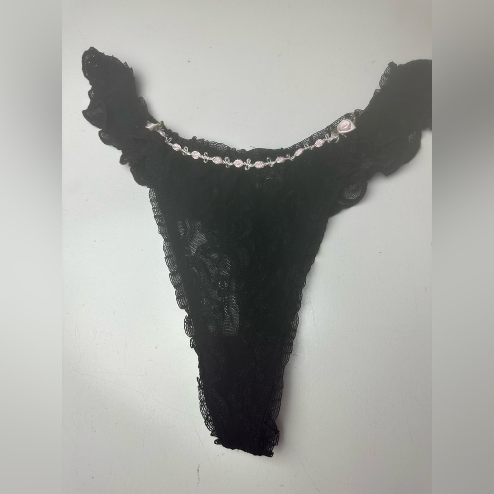 CLAIRE PETTIBONE Black Vintage Ruffle‎ Lace Embroidered Floral Design Panties M